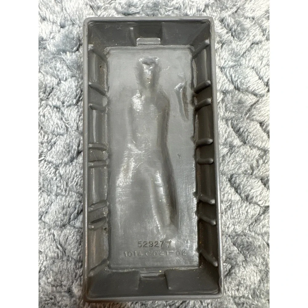Star Wars Han Solo in Carbonite Action Figure Accessory Grey Slab 3.5 Inch - Picture 4 of 4